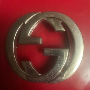 Gucci silver double G belt buckle.